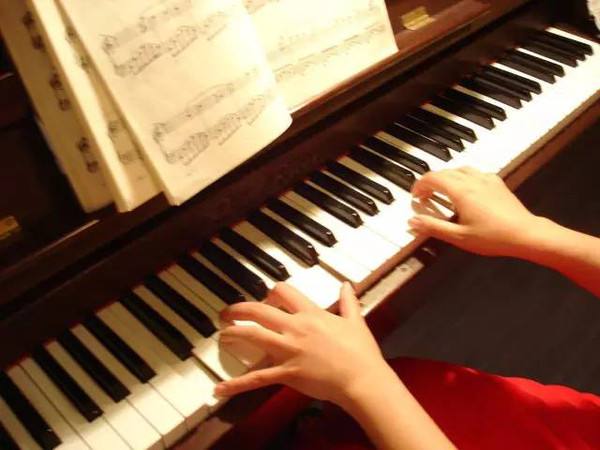 呼和浩特琴行 呼和浩特琴行